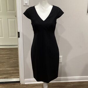 Preowned Banana Republic Black Pencil Dress Size 6 (Item#D021)